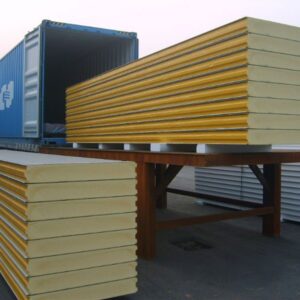 Stacked PU sandwich panels with metal facers