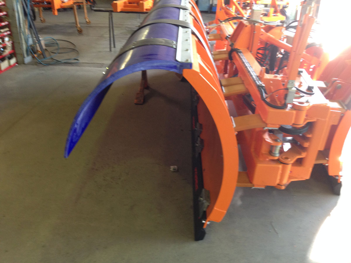 Blue cast PU snow plow scraper blade